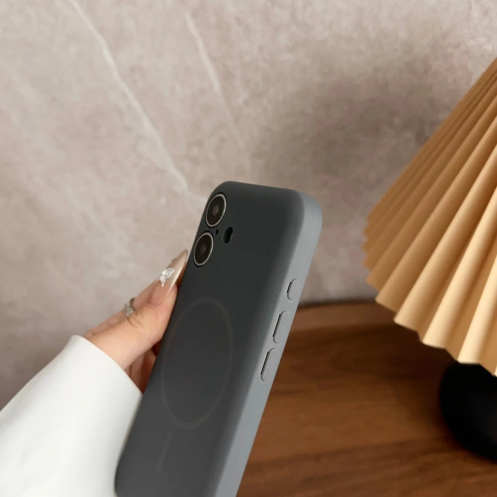 Curvature for iPhone Series